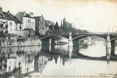 Le pont et entrée de la rue des Pelletiers